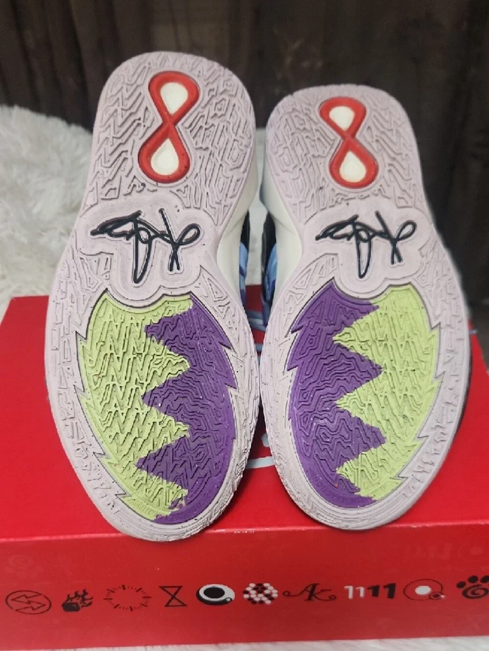 Nike KYRIE INFINITY Kids Purple Blue Camo Sneakers - Picture 5 of 6